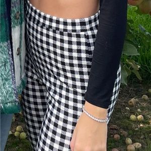 FLARE, FUNKY & FRESH! What more could you ask for? Checkered b&w flare pants